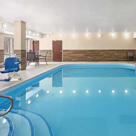 Fairfield Inn By Marriott Warren Niles Экстерьер фото