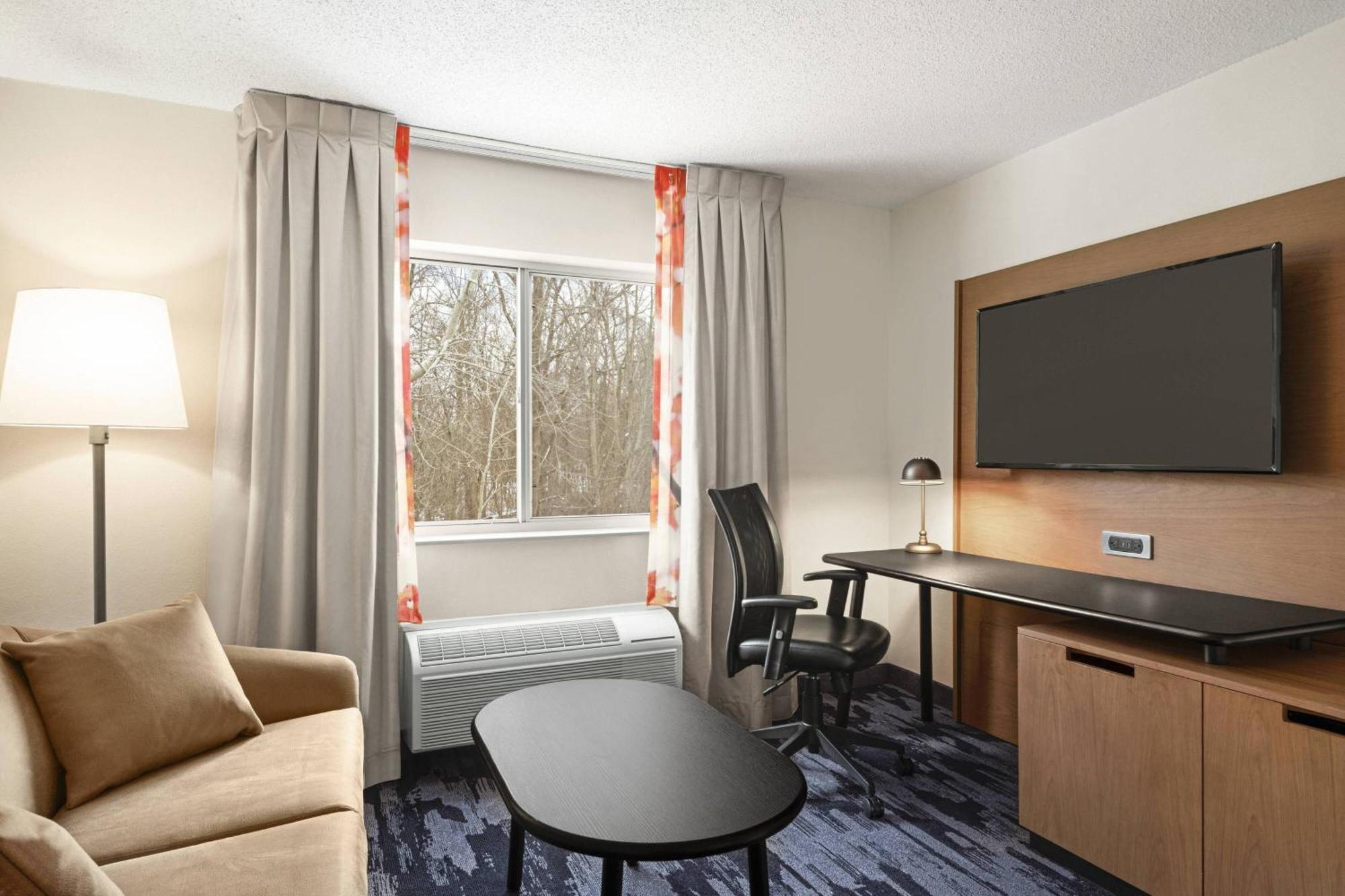 Fairfield Inn By Marriott Warren Niles Экстерьер фото