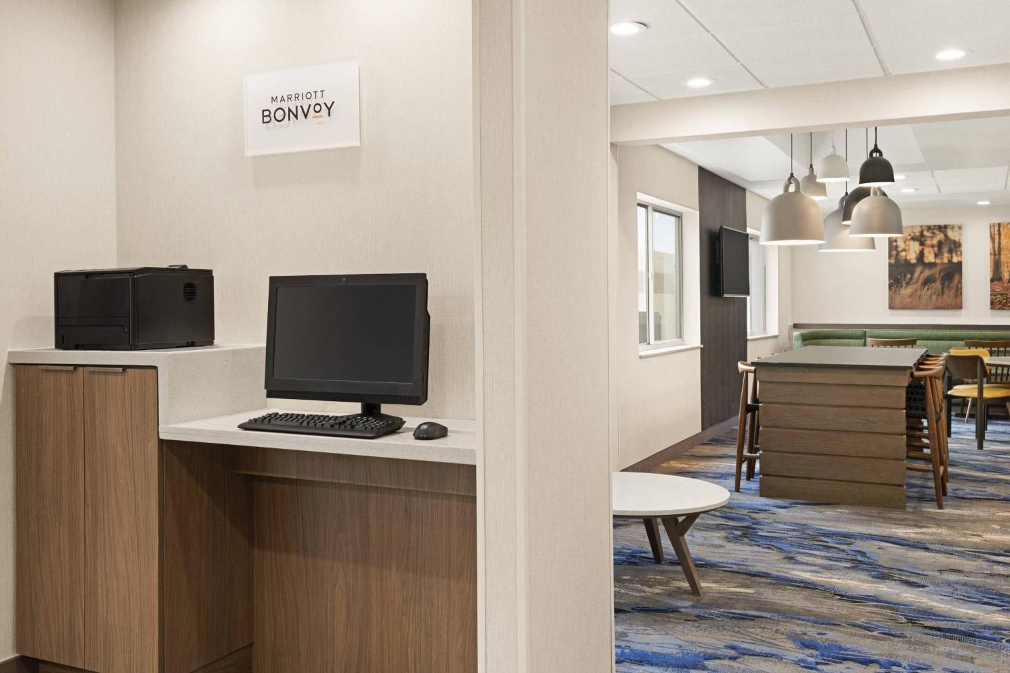 Fairfield Inn By Marriott Warren Niles Экстерьер фото