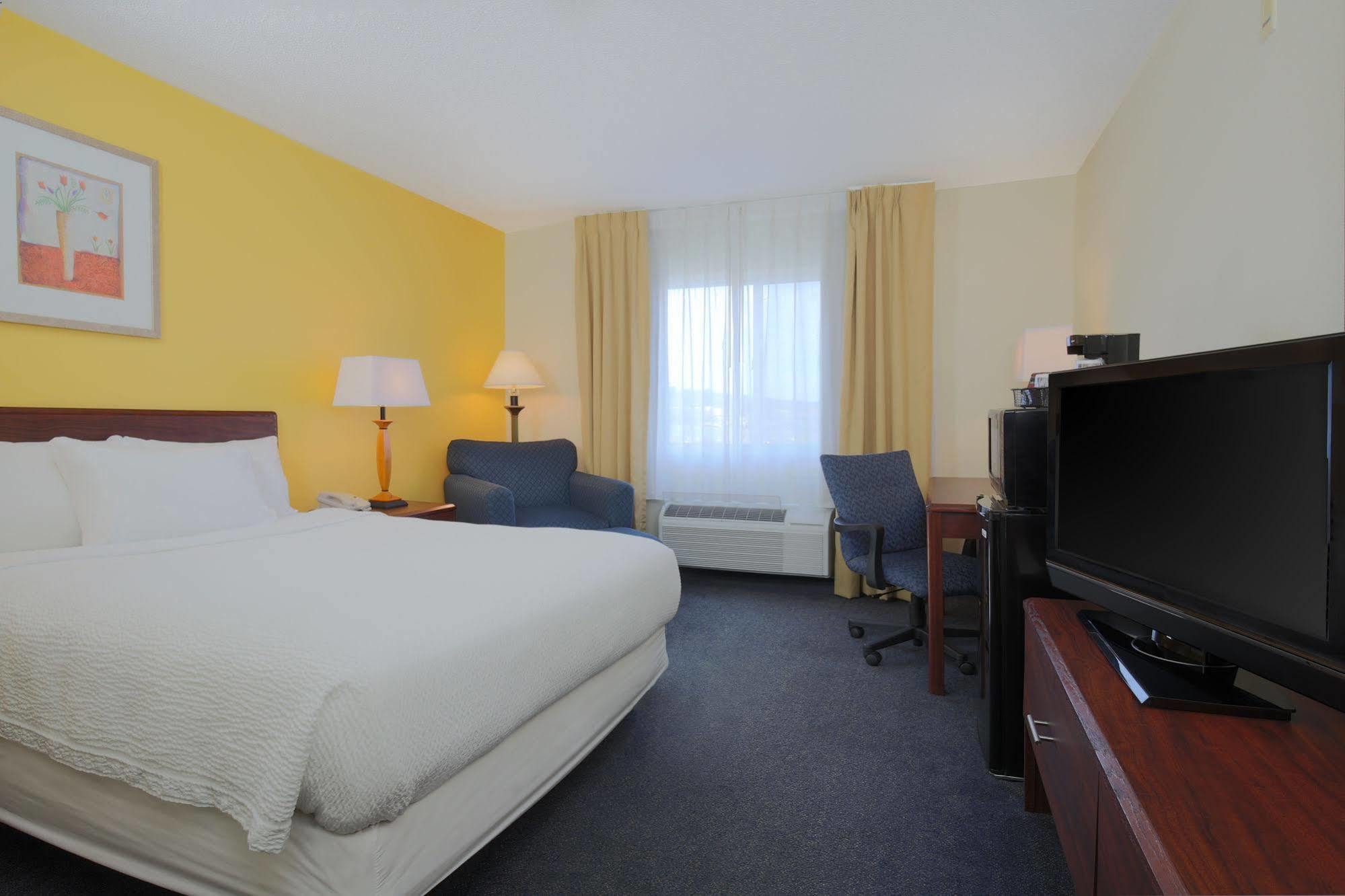 Fairfield Inn By Marriott Warren Niles Экстерьер фото